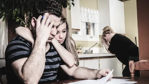 Polacy nie spłacają kredytów prawie tak jak Grecy?