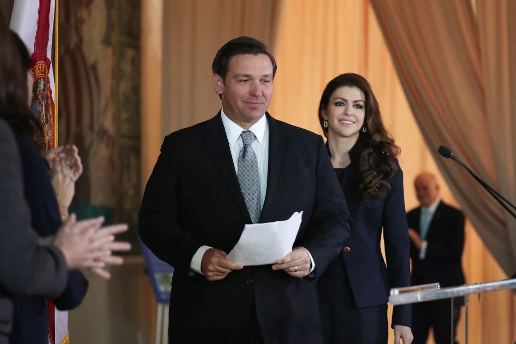Ron DeSantis z żoną Ron DeSantis z żoną