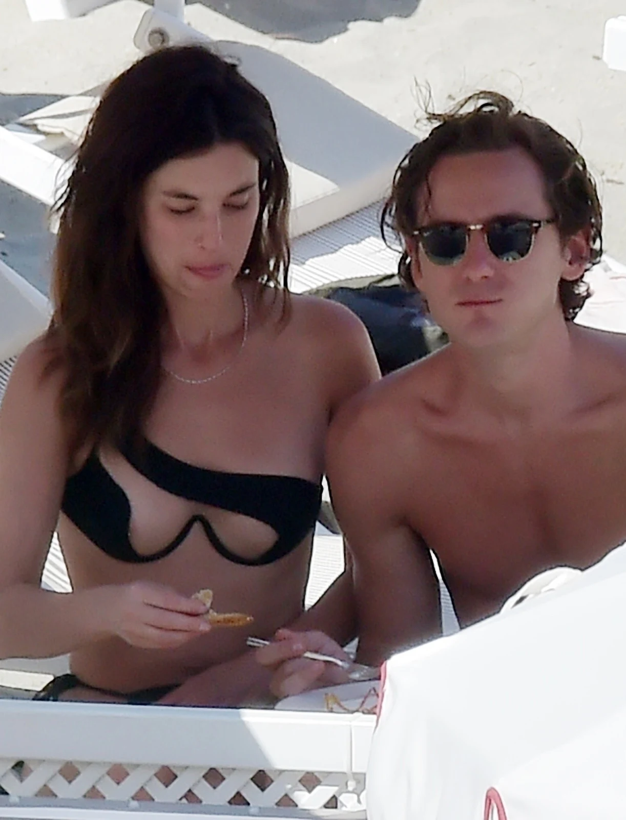 Rainey Qualley i Lewis Pullman Rainey Qualley i Lewis Pullman