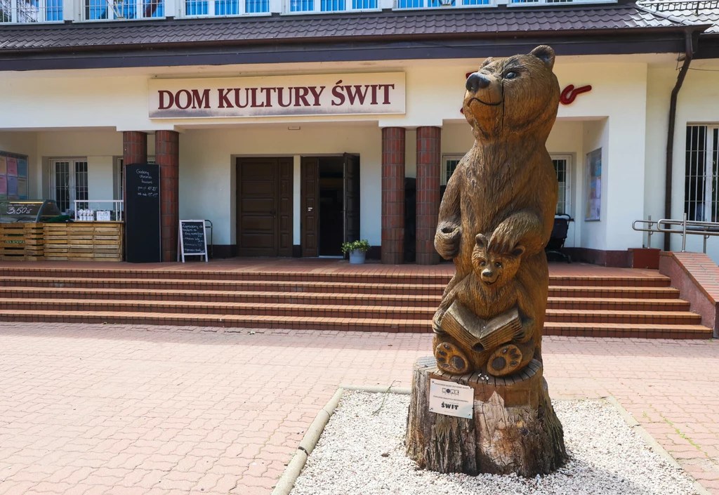 Kontrola w Domu Kultury "Świt" prowadzona jest na wniosek burmistrza dzielnicy Kontrola w Domu Kultury "Świt" prowadzona jest na wniosek burmistrza dzielnicy