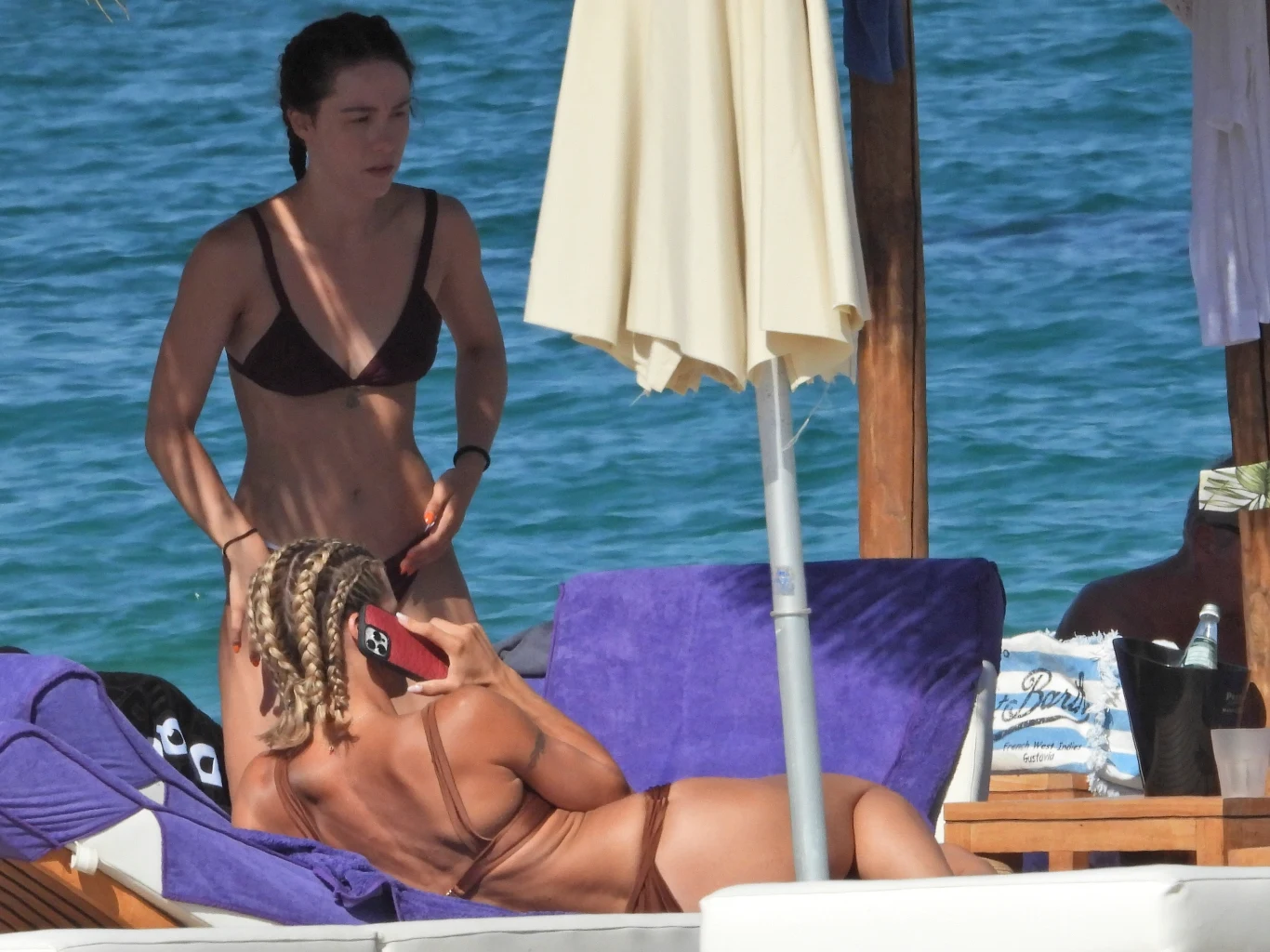 Aurora Ramazzotti na plaży Aurora Ramazzotti na plaży