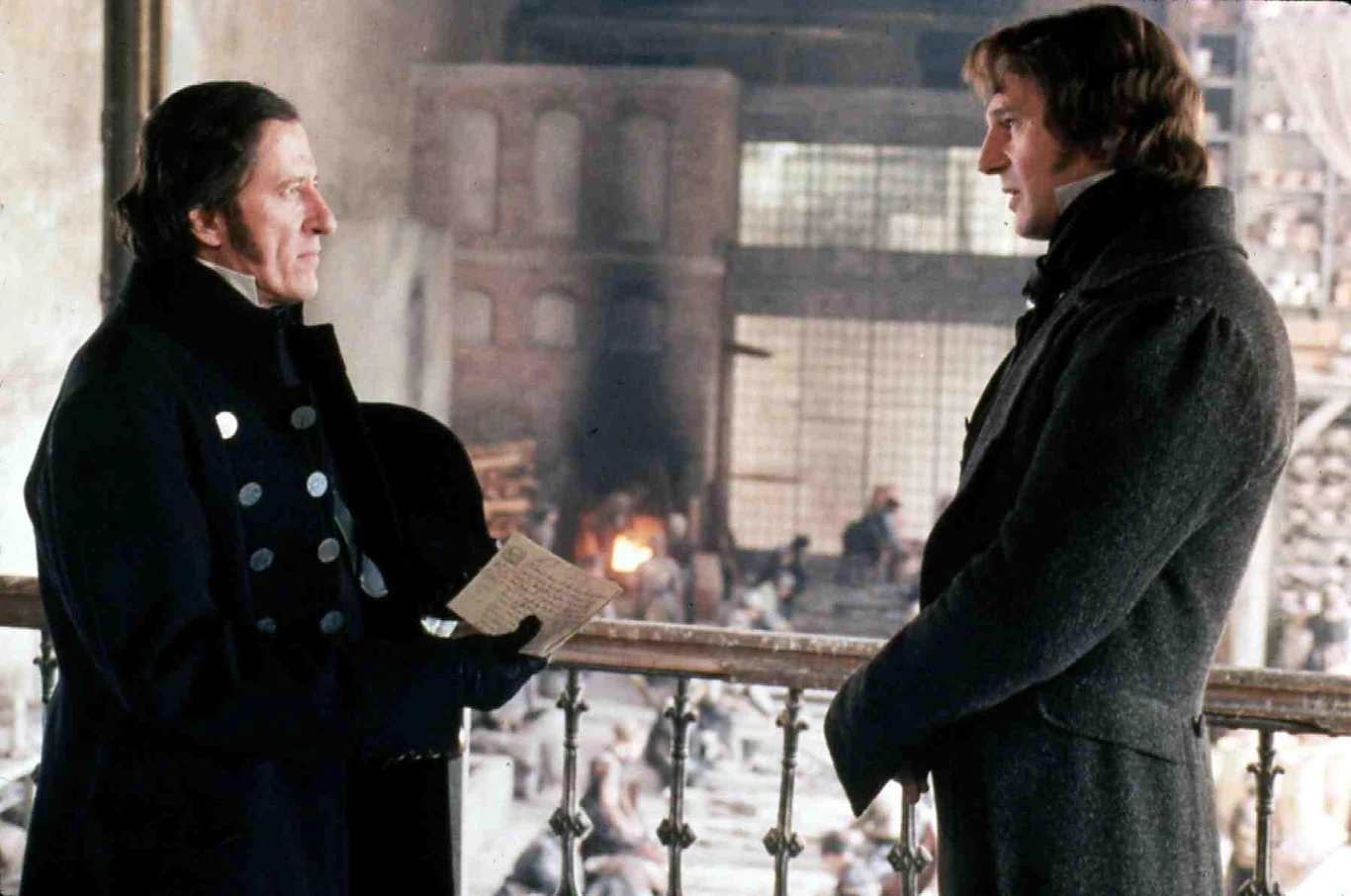 Geoffrey Rush i Liam Neeson w filmie "Nędznicy" (1998)