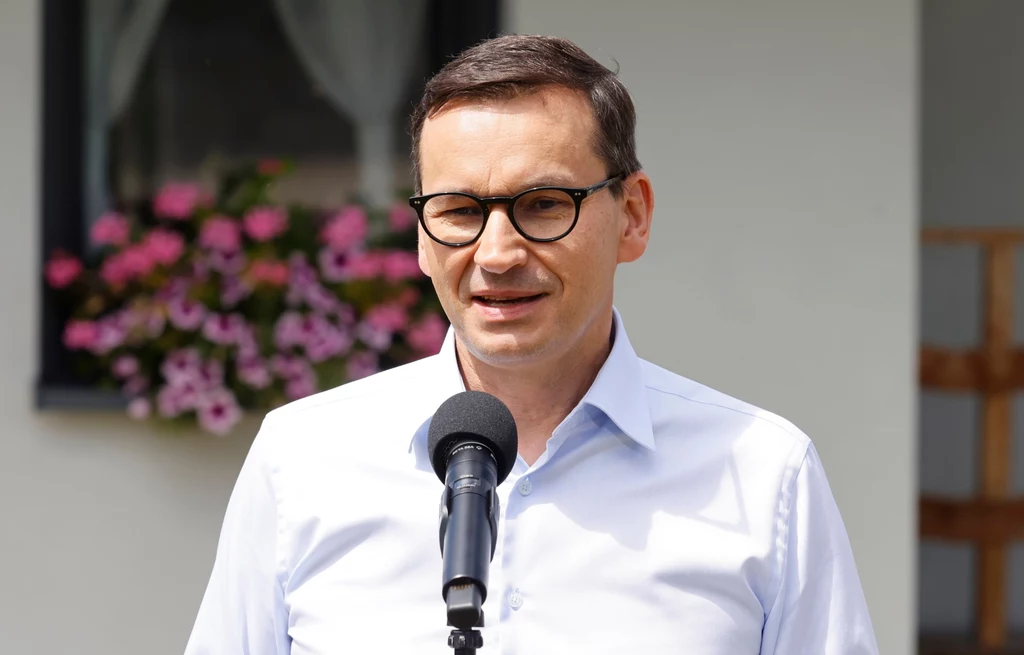 Premier Mateusz Morawiecki na konferencji prasowej dot. m.in. programu Czyste Powietrze w miejscowości Boronów