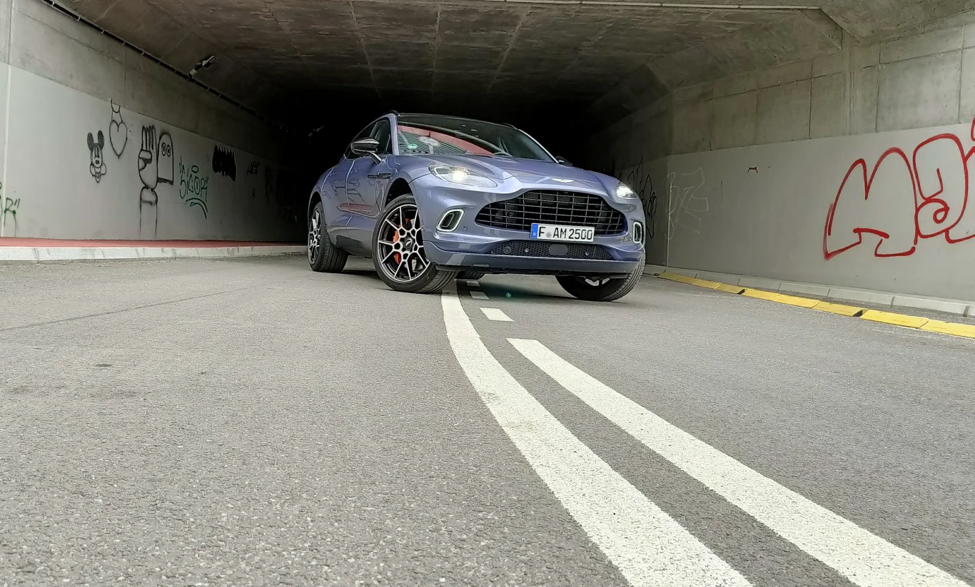 Aston Martin DBX