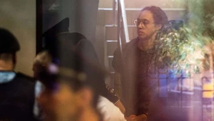 Brittney Griner eskortowana na rozprawę
