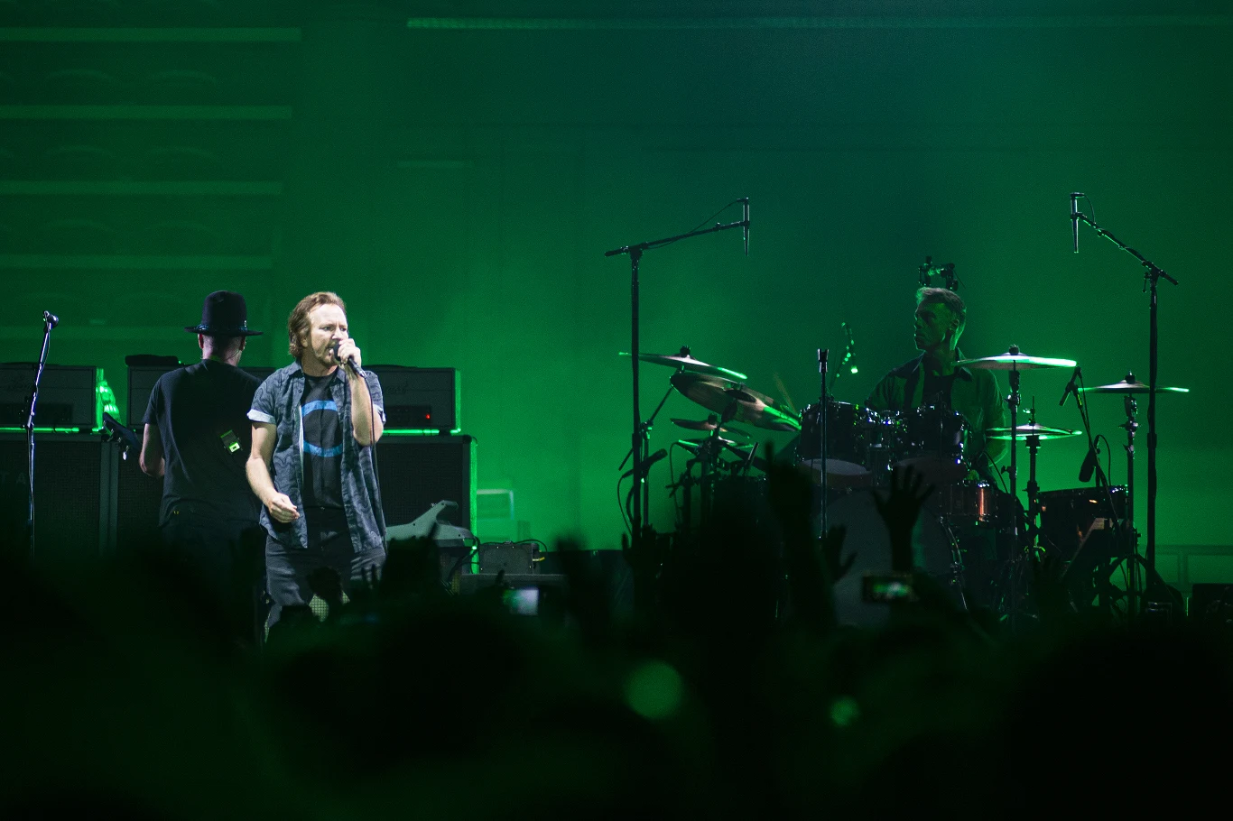 Pearl Jam podczas koncertu w Krakowie.