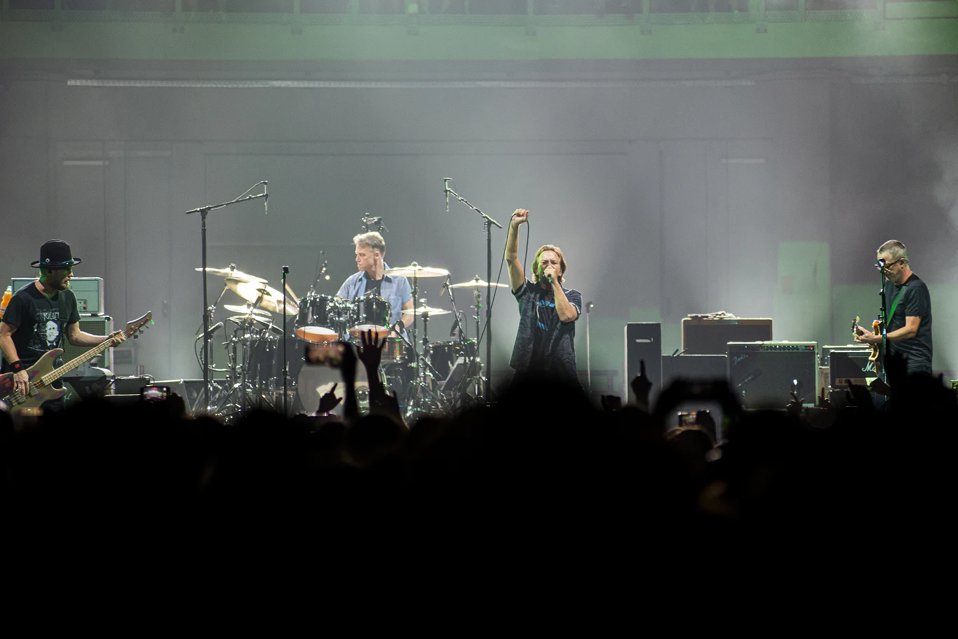 Pearl Jam podczas koncertu w Krakowie.