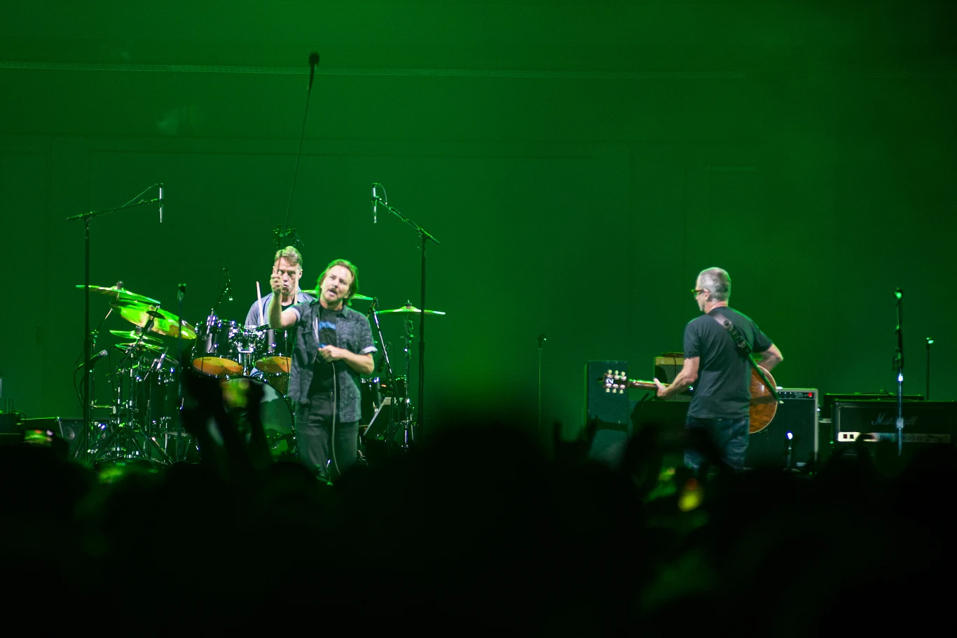 Pearl Jam podczas koncertu w Krakowie.
