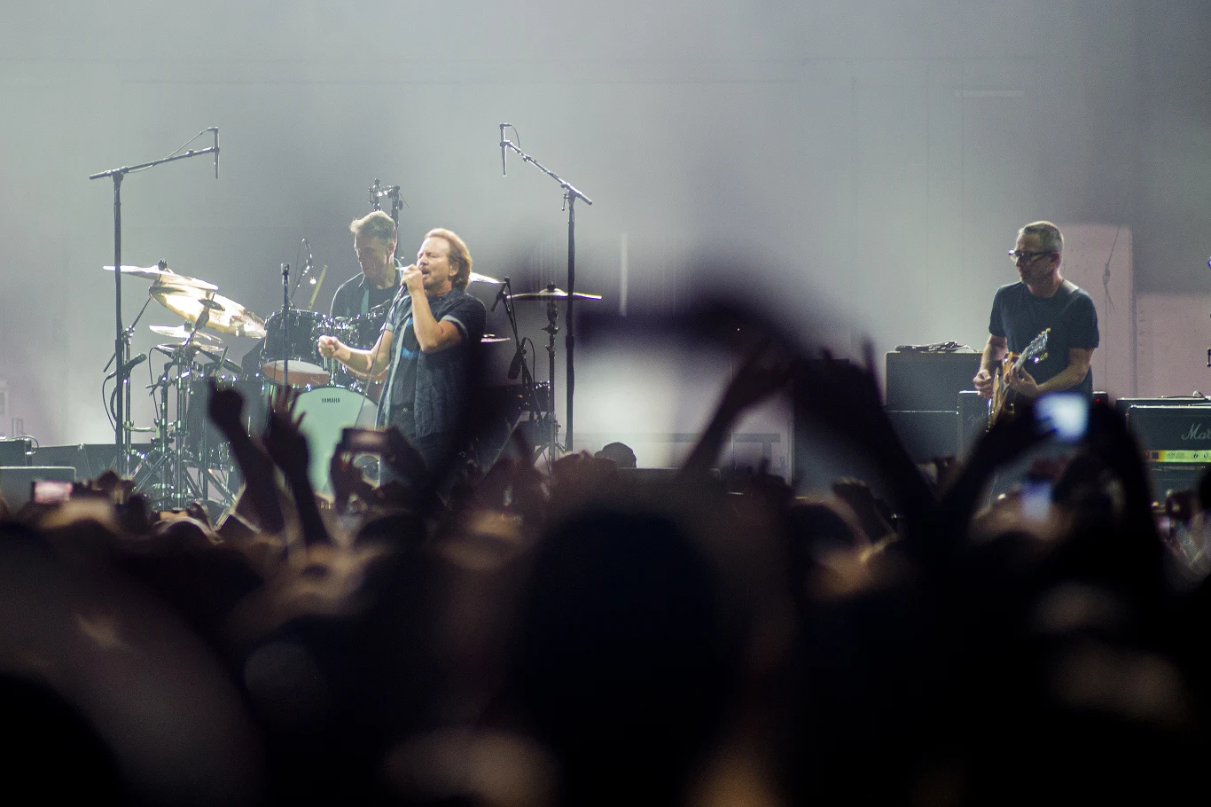 Pearl Jam podczas koncertu w Krakowie.