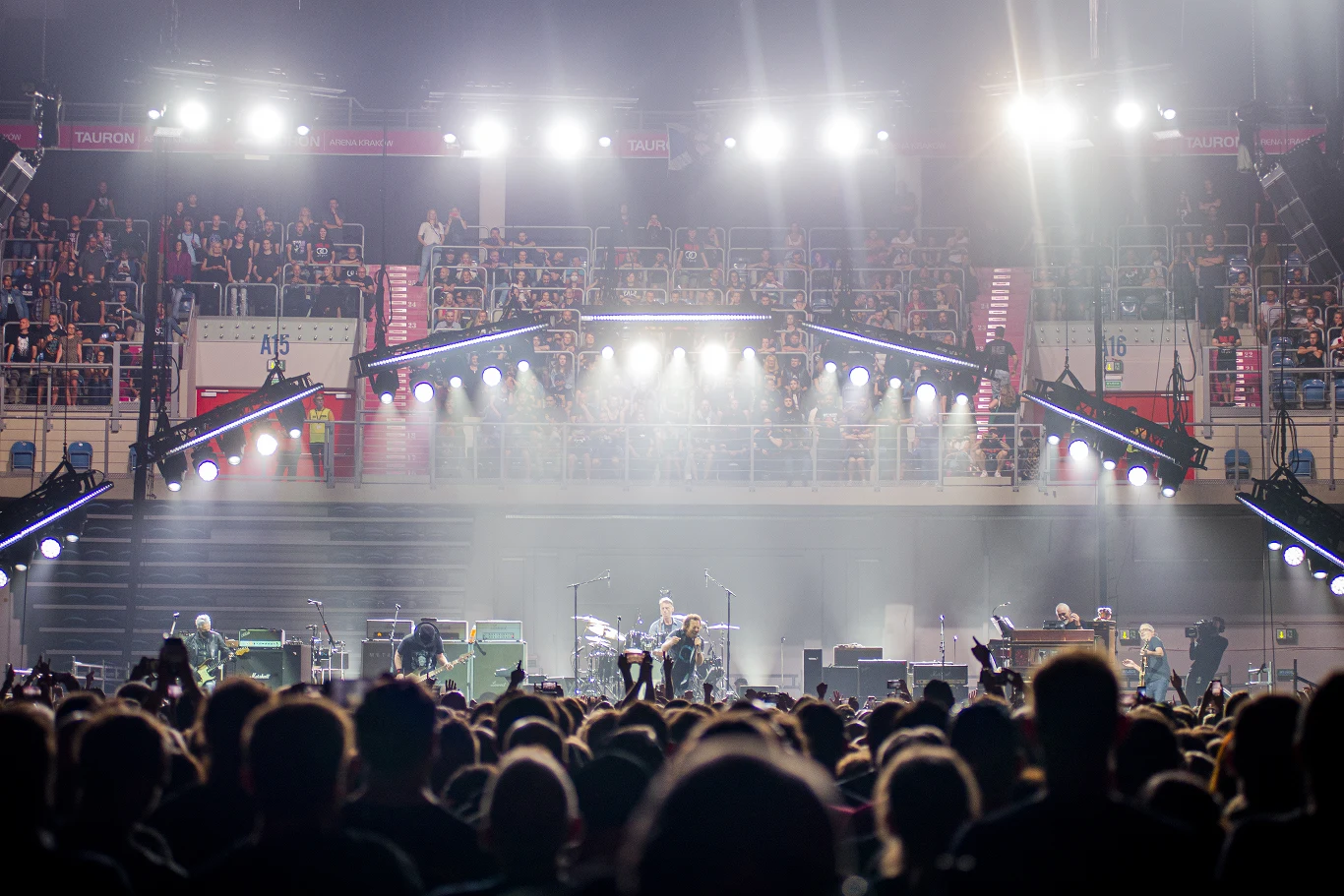 Pearl Jam podczas koncertu w Krakowie.