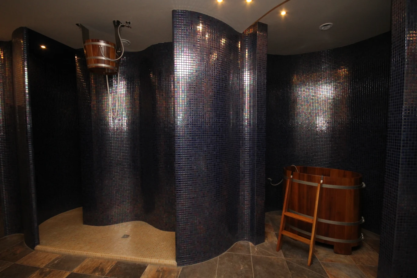 Kubeł zimnej wody i lodowata kąpiel w Solcu-Zdroju Kubeł zimnej wody i lodowata kąpiel w Solcu-Zdroju