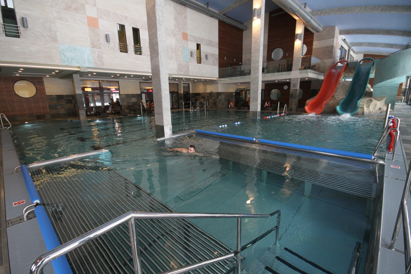 Nowoczesny kompleks basenów w Solcu-Zdroju Nowoczesny kompleks basenów w Solcu-Zdroju