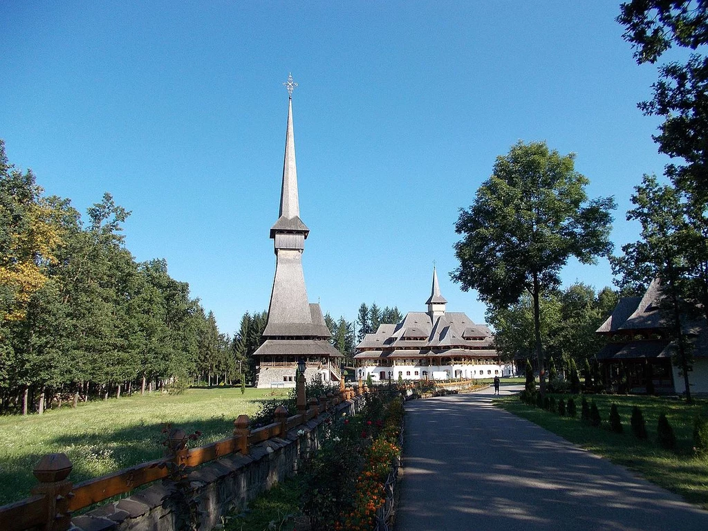 Klasztor Sapanta-Peri znajduje się obecnie na 3 miejscu pod względem wysokości wśród miejsc kultu w Rumunii