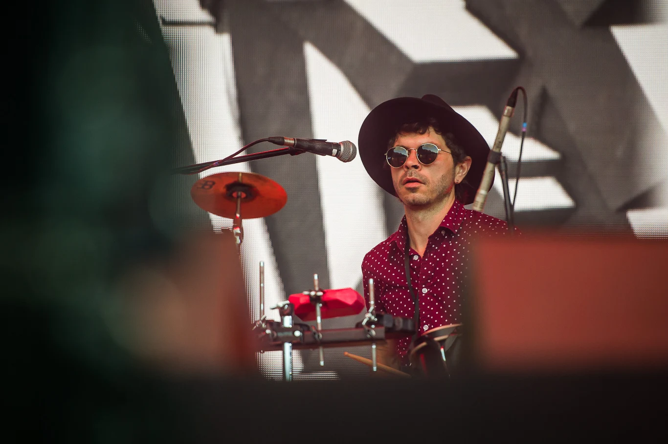 Sztywny Pal Azji na scenie w Jarocinie