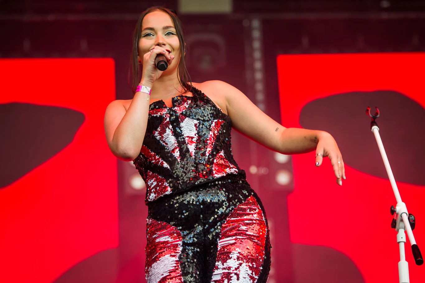 Mery Spolsky na scenie w Jarocinie