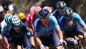 Jakob Fuglsang (w środku)