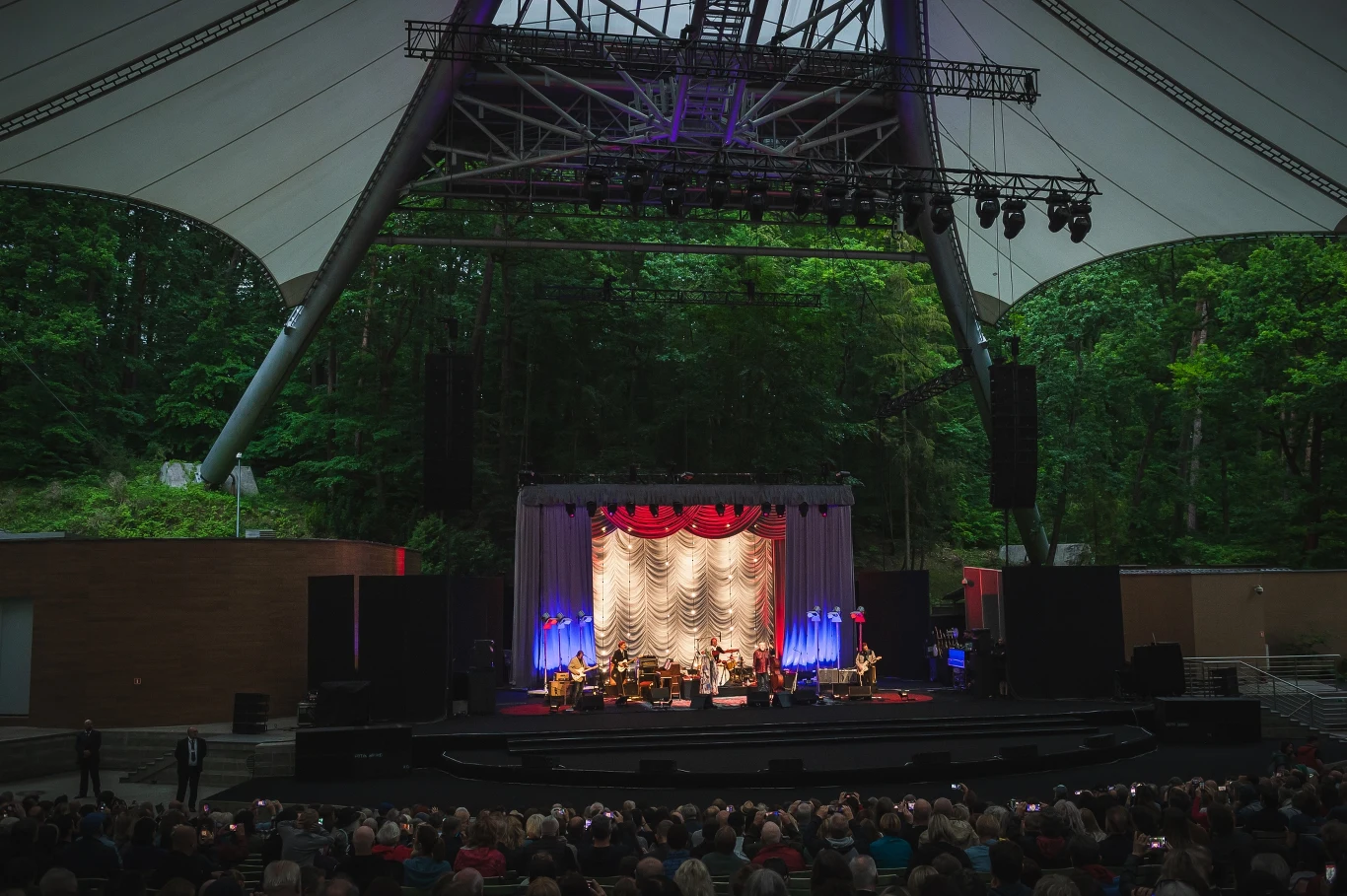 Zobacz zdjęcia z występu Roberta Planta i Alison Krauss w Operze Leśnej w Sopocie!