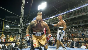 Artur Szpilka podczas walki z Mikiem Mollo