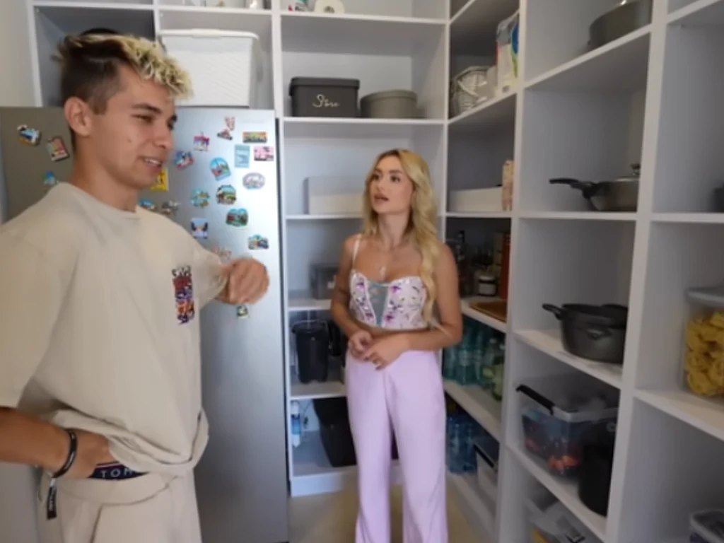 W kuchni nie zabrakło spiżarni YT @ WERSOW