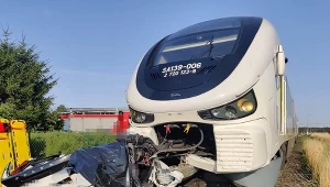 W zderzeniu samochodu marki Volvo z szynobusem zginęły trzy osoby