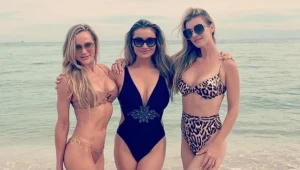 Joanna Krupa ze znajomymi