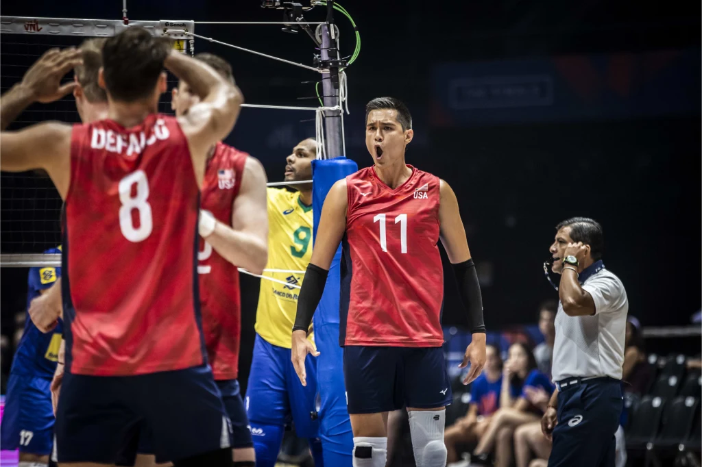 Amerykanie podnieśli się po pierwszym przegranym secie i zagrają w półfinale Amerykanie podnieśli się po pierwszym przegranym secie i zagrają w półfinale