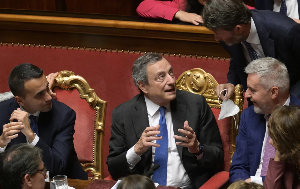 Premier Włoch Mario Draghi podczas głosowania Premier Włoch Mario Draghi podczas głosowania