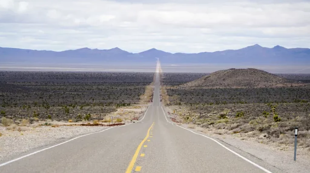 Extraterrestrial Highway czyli Pozaziemska Autostrada to przede wszystkim droga przez pustynię