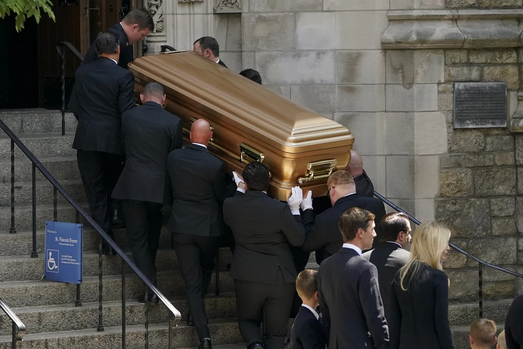 Ivana Trump została pochowana na Manhattanie 