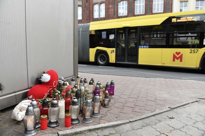 Miejsce, w którym autobus śmiertelnie potrącił kobietę.