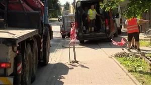W wypadku w Kobyłce zginęło dwóch mężczyzn. Dwaj inni - kierowca i pasażer - uciekli, ale zostali zatrzymani. Jeden z nich to warszawski policjant 