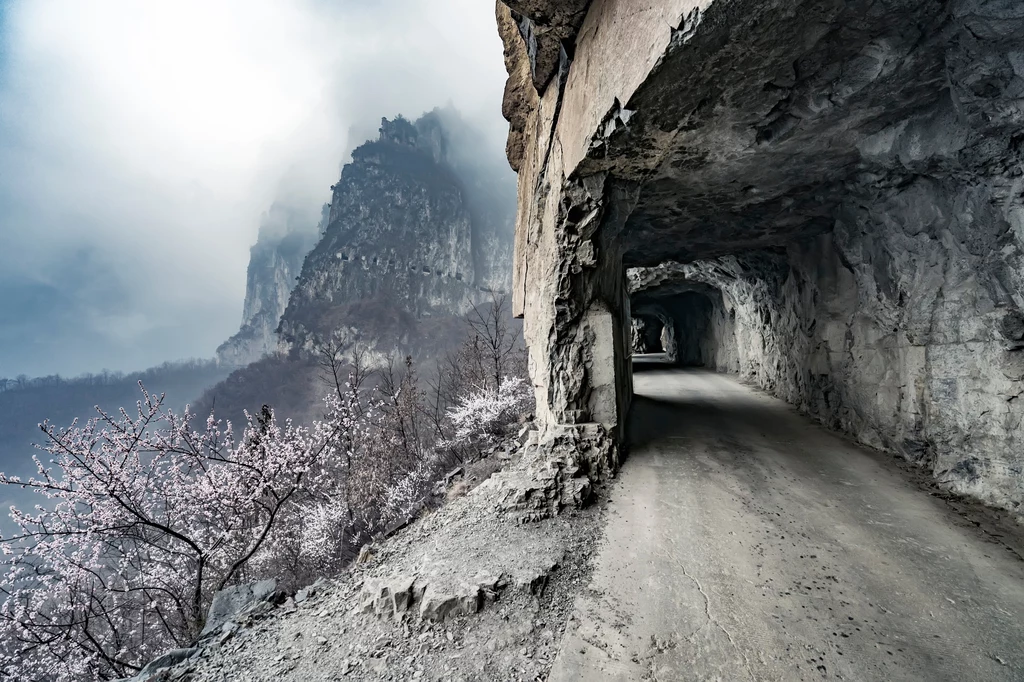 Guoliang Tunnel został ręcznie wykuty w skale przez lokalną ludność