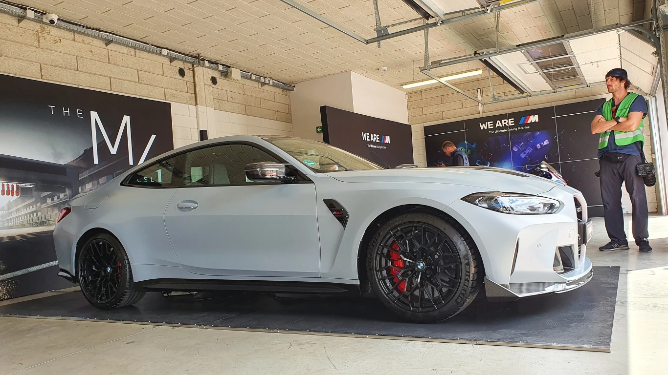 BMW M4 CSL