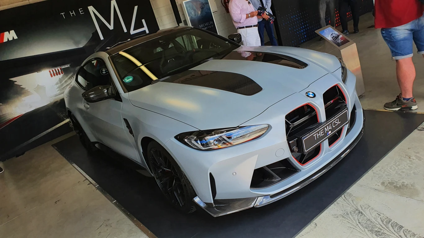 BMW M4 CSL