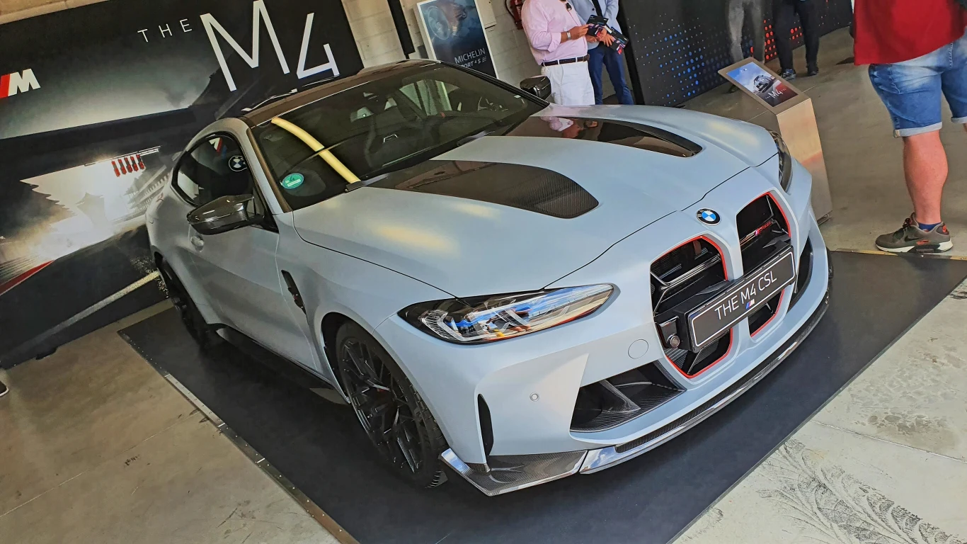 BMW M4 CSL