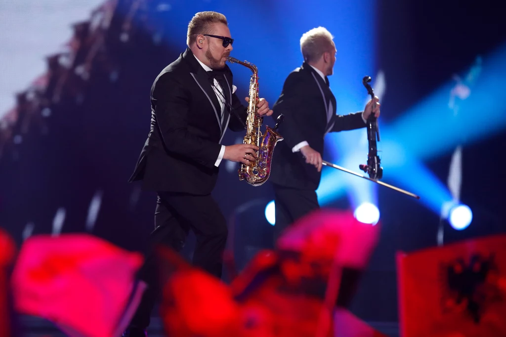 Epic Sax Guy w barwach SunStroke Project podczas Eurowizji 2017