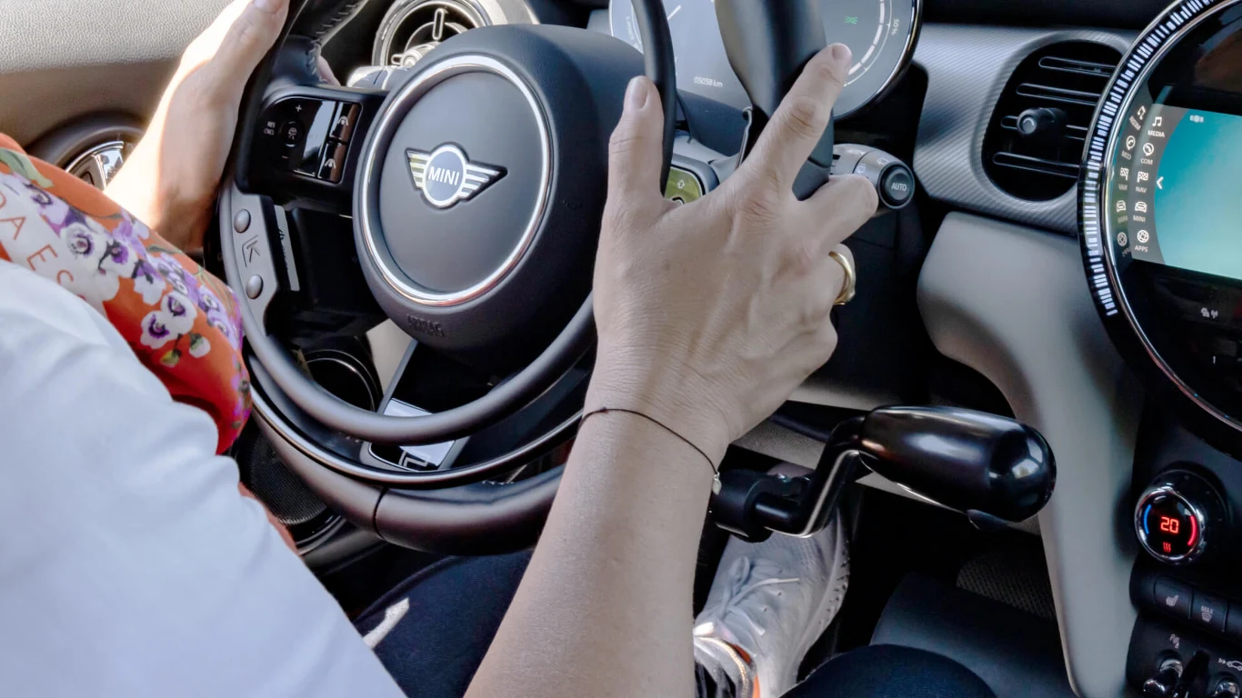Elektryczne MINI SE może być fabrycznie przystosowane do potrzeb niepełnosprawnego kierowcy Elektryczne MINI SE może być fabrycznie przystosowane do potrzeb niepełnosprawnego kierowcy