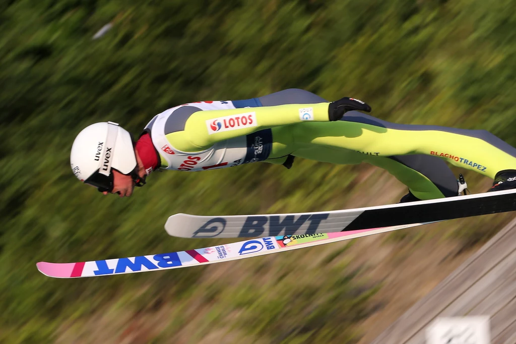 Piotr Żyła w zwycięskim locie podczas kwalifikacji do Grand Prix w Wiśle Piotr Żyła w zwycięskim locie podczas kwalifikacji do Grand Prix w Wiśle