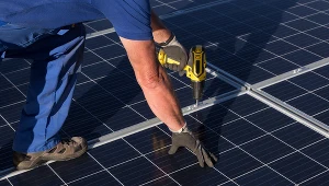 Duże giełdowe spółki odważnie inwestują w OZE. Zdj. ilustracyjne