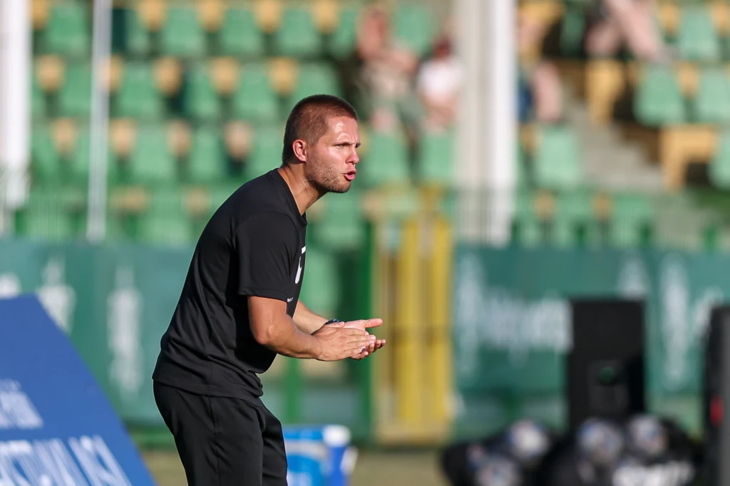 Trener Warty Poznań Dawid Szulczek nie będzie już mówił o problemach kadrowych, bo to źle wpływa na zespół Trener Warty Poznań Dawid Szulczek nie będzie już mówił o problemach kadrowych, bo to źle wpływa na zespół