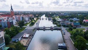 Port Elbląg położony nad rzeką Elbląg