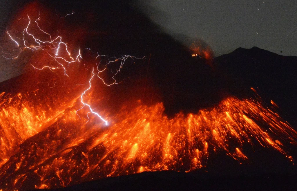 Erupcja wulkanu Sakurajima