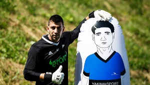 Dusan Kuciak zamieni się w sprzedawcę biletów przed meczem Lechii Gdańsk z Rapidem Wiedeń