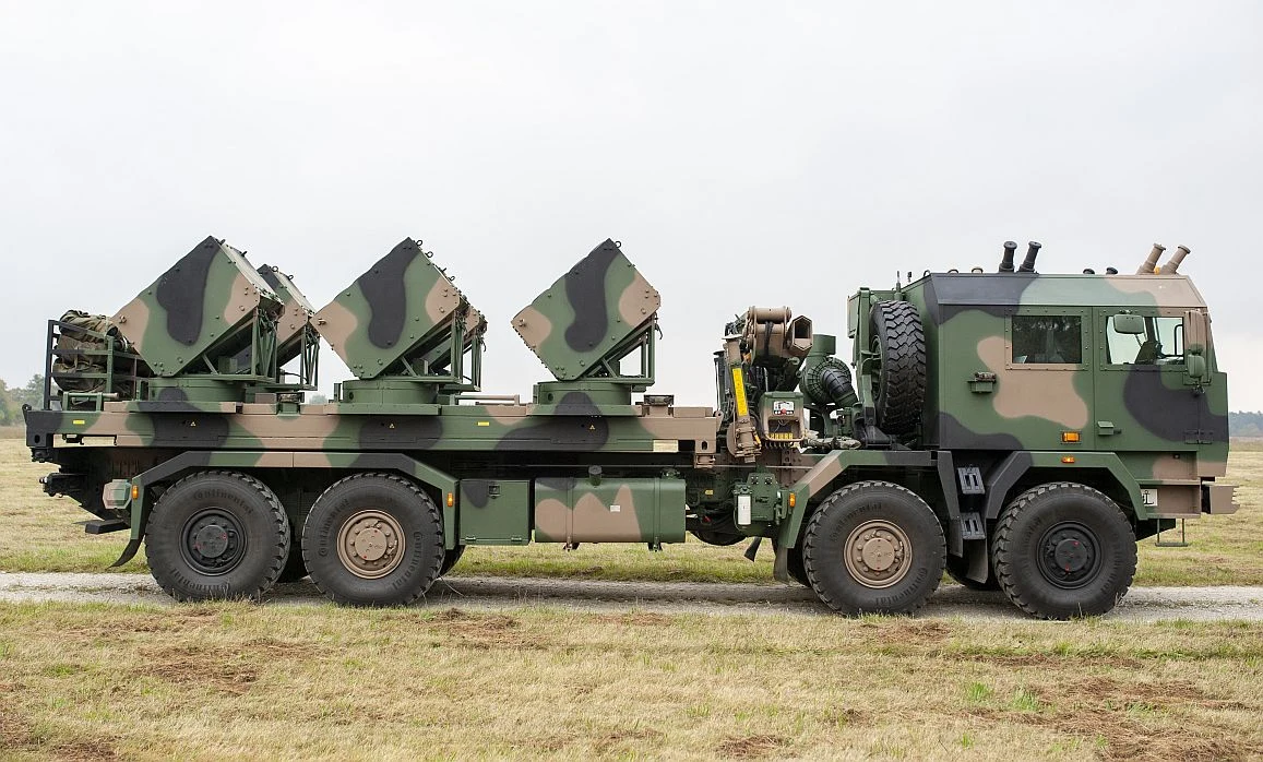 Pojazd Minowania Narzutowego BAOBAB-K na podwoziu Jelcz 8x8 fot. HSW / Jacek Faraś 