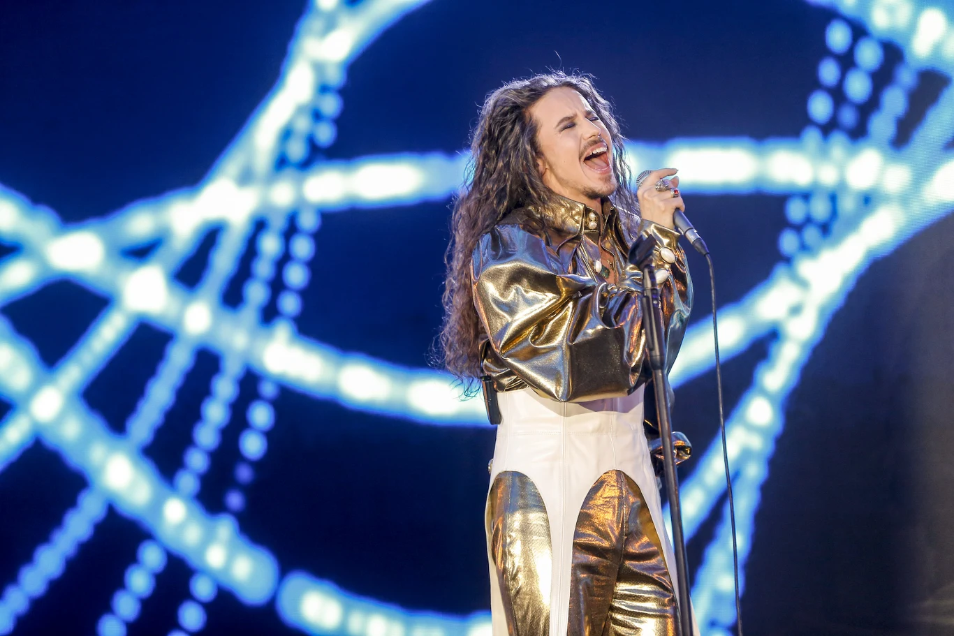 Jedną z gwiazd Earth Festival Uniejów 2022 będzie Michał Szpak Jedną z gwiazd Earth Festival Uniejów 2022 będzie Michał Szpak