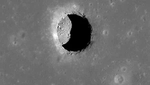 Na Księżycu odkryto dziurę, w której panuje ziemska temperatura!