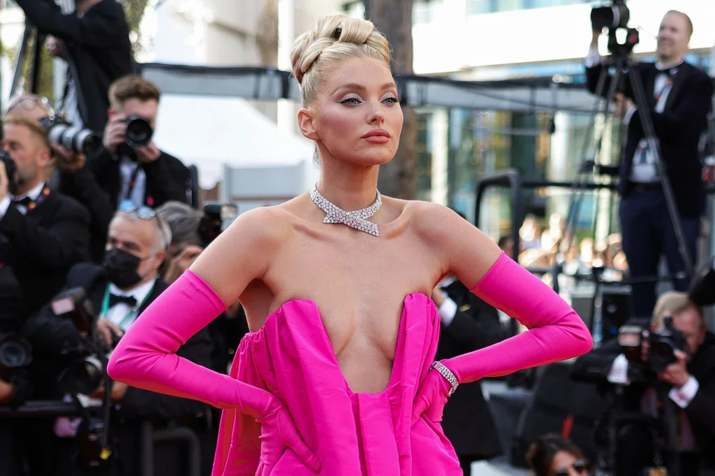 Elsa Hosk wróciła już do pracy i coraz chętniej raczy swoich fanów nowymi fotkami 