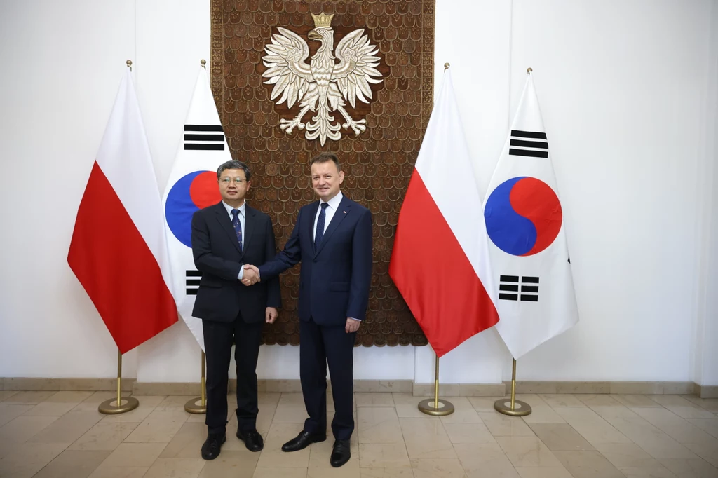 Szef MON zatwierdził umowy na uzbrojenie z Korei Południowej