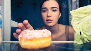 Czujesz głód mimo zjedzonej kolacji? Wszystko przez jeden drobny błąd