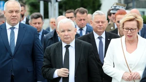 Jarosław Kaczyński z politykami PiS, zdj. ilustracyjne 